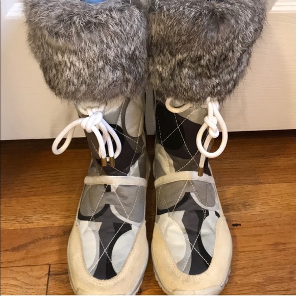 Coach Sasha Snowboots with Rabbit Fur - Picture 4 of 5